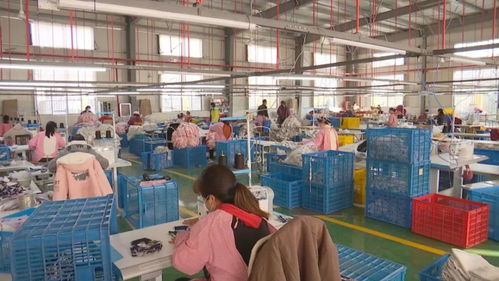 服裝廠里生產忙