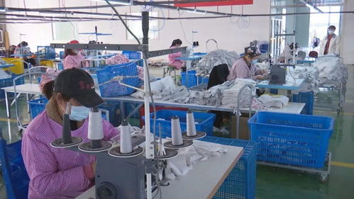 服裝廠里生產忙