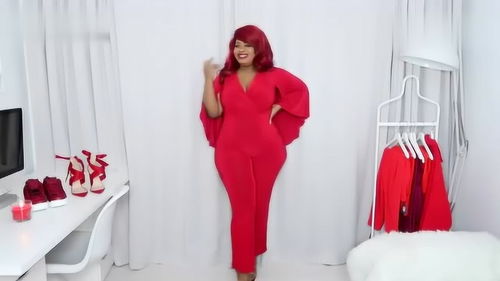 肥胖女人敢穿大紅色服飾,學會穿搭,內心很自信也能美麗動人