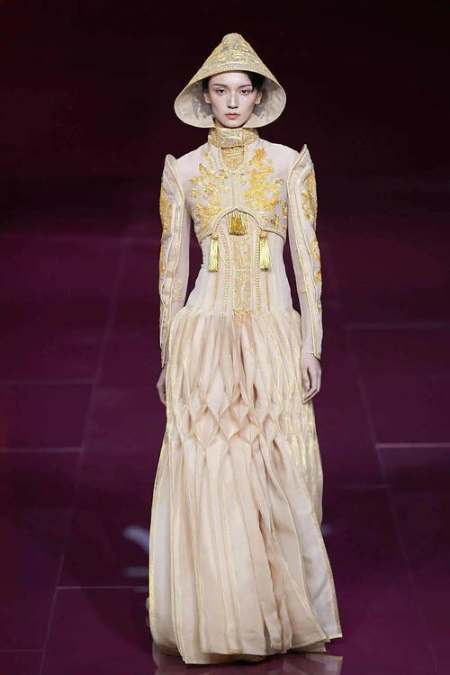 天璽 卓燃之勢,燎中國禮服