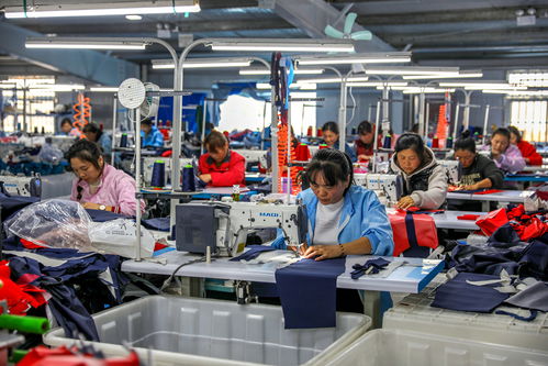 河南清豐 服裝廠帶動群眾就業增收