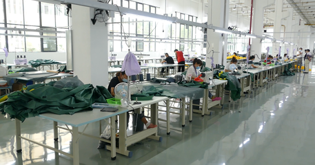 駱駝服飾黃岡基地項目: 鉚足干勁抓工期 生產建設兩不誤