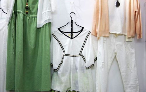 高中女生開服裝店創業,成功月銷售額過萬元