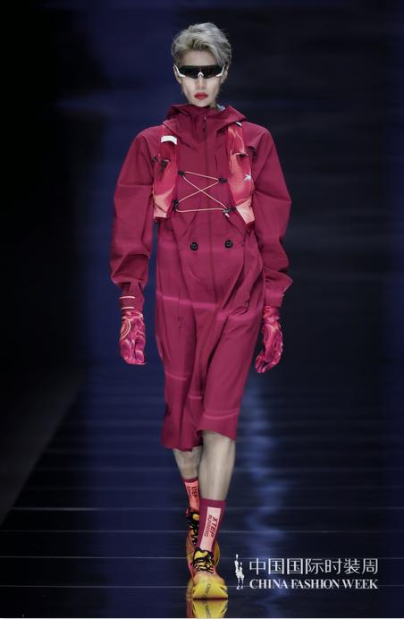 探索未來科技,特步領跑時尚運動服飾 黃金時代