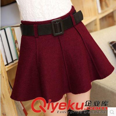 春季時(shí)尚新風(fēng)尚 氣質(zhì)通勤百搭呢子傘裙，點(diǎn)亮職場(chǎng)穿搭